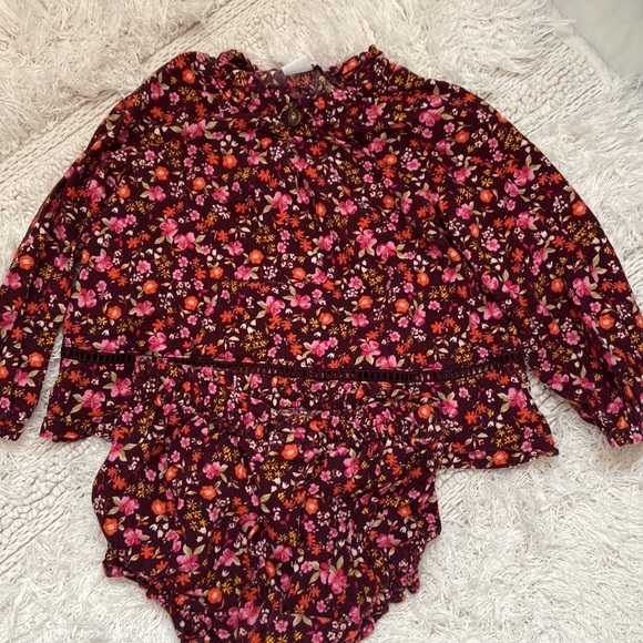 Turtleneck Flower Set - Picture 3 of 3